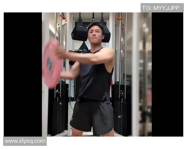 健身与足球的完美结合盘点那些身材健美的足球明星们 健身与足球的完美结合盘点那些身材健美的足球明星们