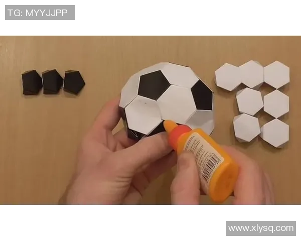 手工剪足球的艺术探索与创意实践之旅
