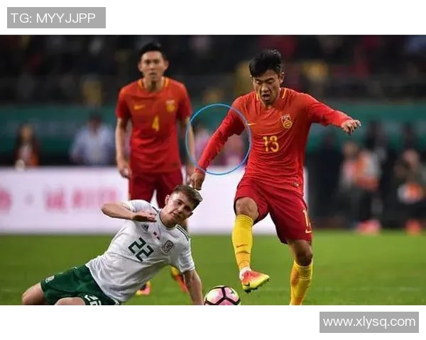 弧球足球技巧解析与训练方法分享助你提升球技水平 弧球足球技巧解析与训练方法分享助你提升球技水平