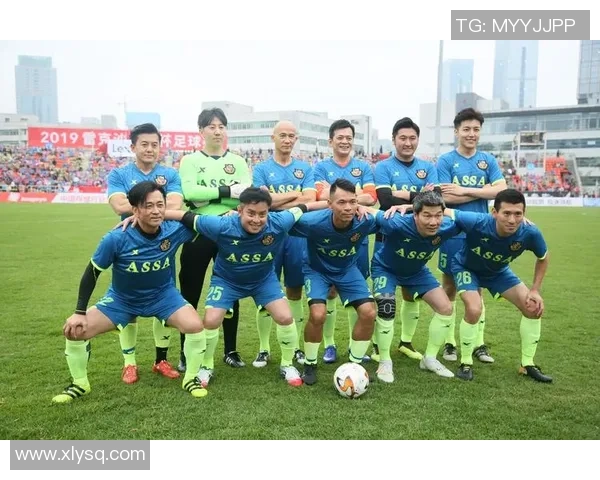 袁熠熠足球之路：从青涩少女到赛场明星的成长故事